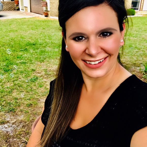 Meet your Posher, Sandra - Picture 2 of 4